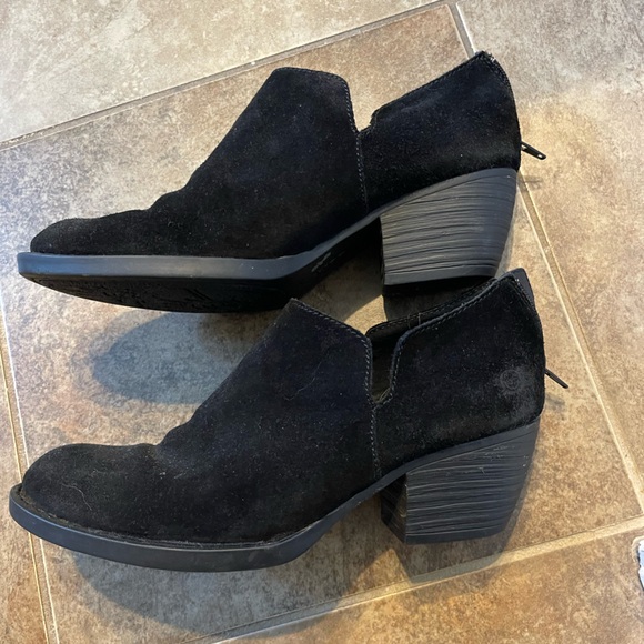 BORN low cutout boots, black suede low heel booties - Picture 4 of 5